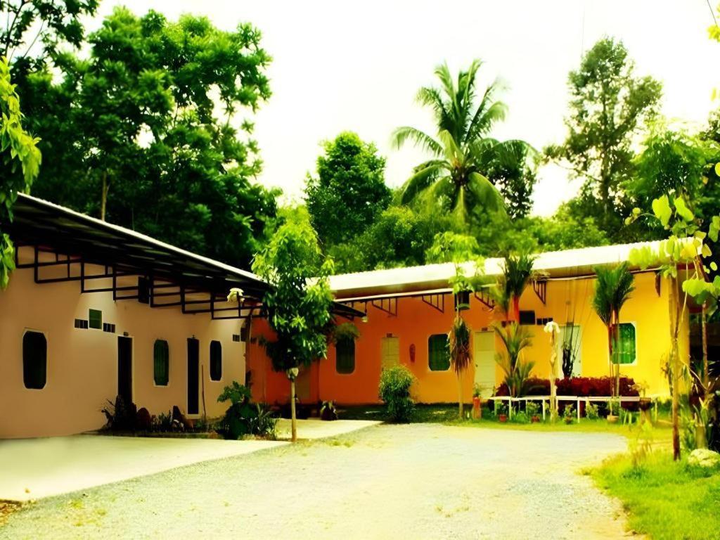 Kanta Hill Resort Nakhon Szi Thammarat Kültér fotó