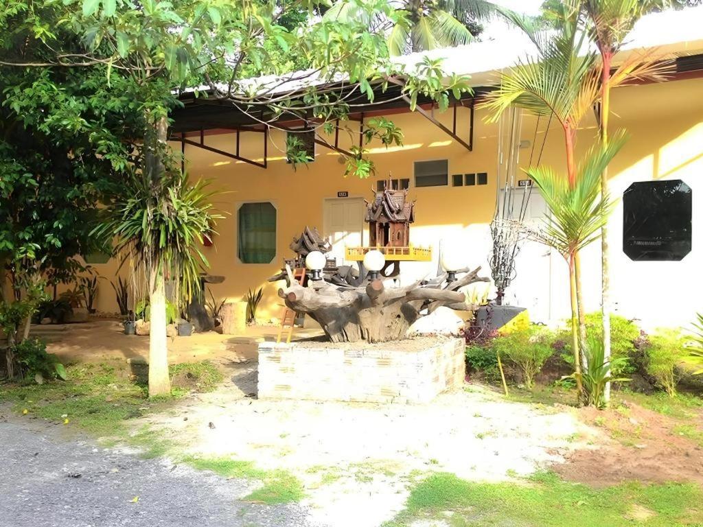 Kanta Hill Resort Nakhon Szi Thammarat Kültér fotó